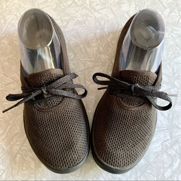 RETIRED Allbirds Tree Skipper Sneakers in Charcoal 8 - Picture 3 of 11